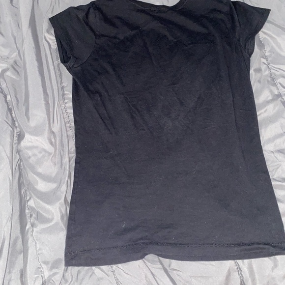 A black tee for girls - Picture 2 of 2